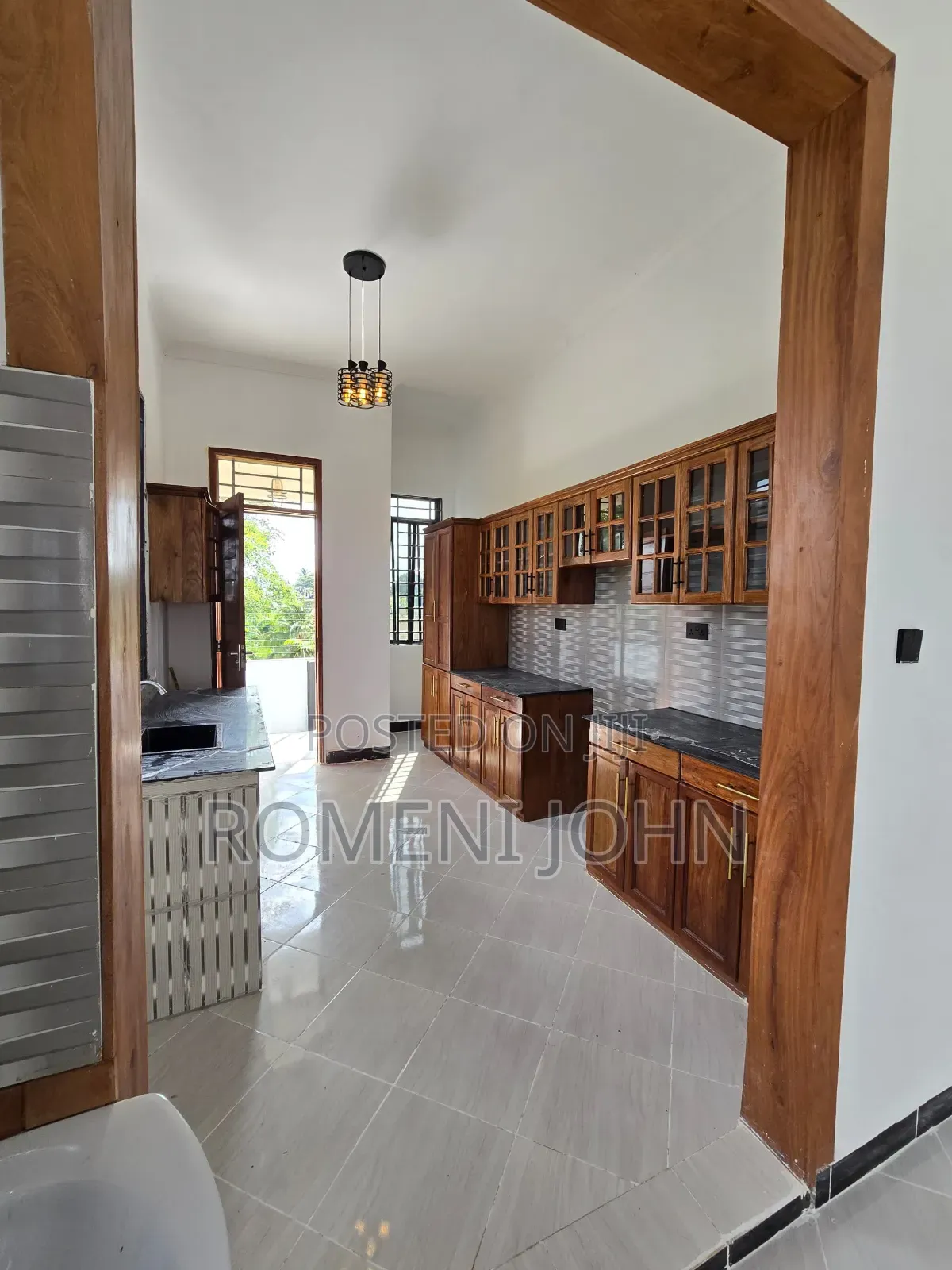 4bdrm House in Tanzania Daresalaam, Ukonga for sale