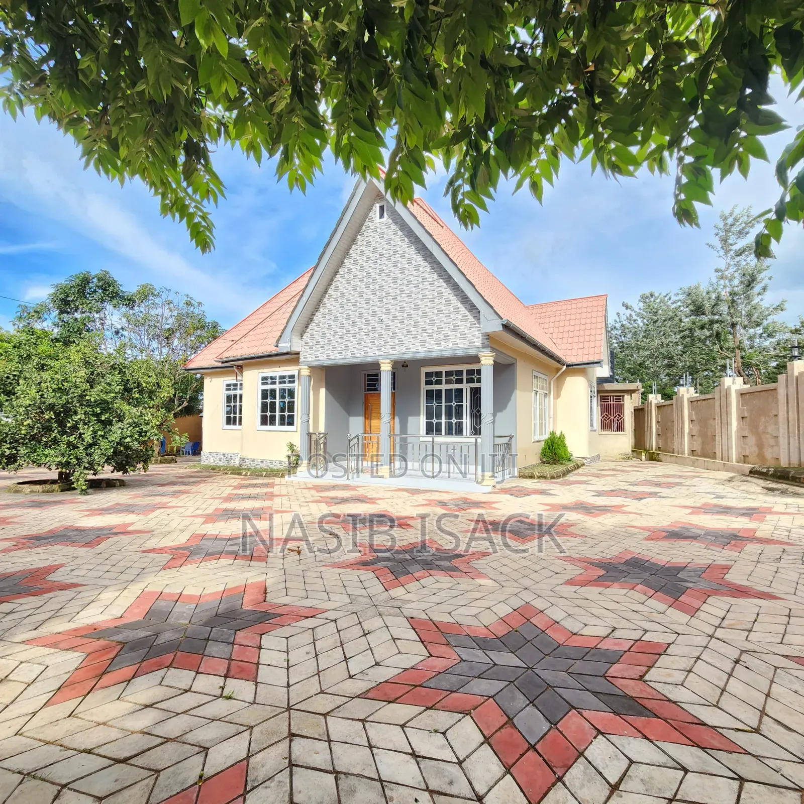 Furnished 6bdrm House in Kiseke for sale