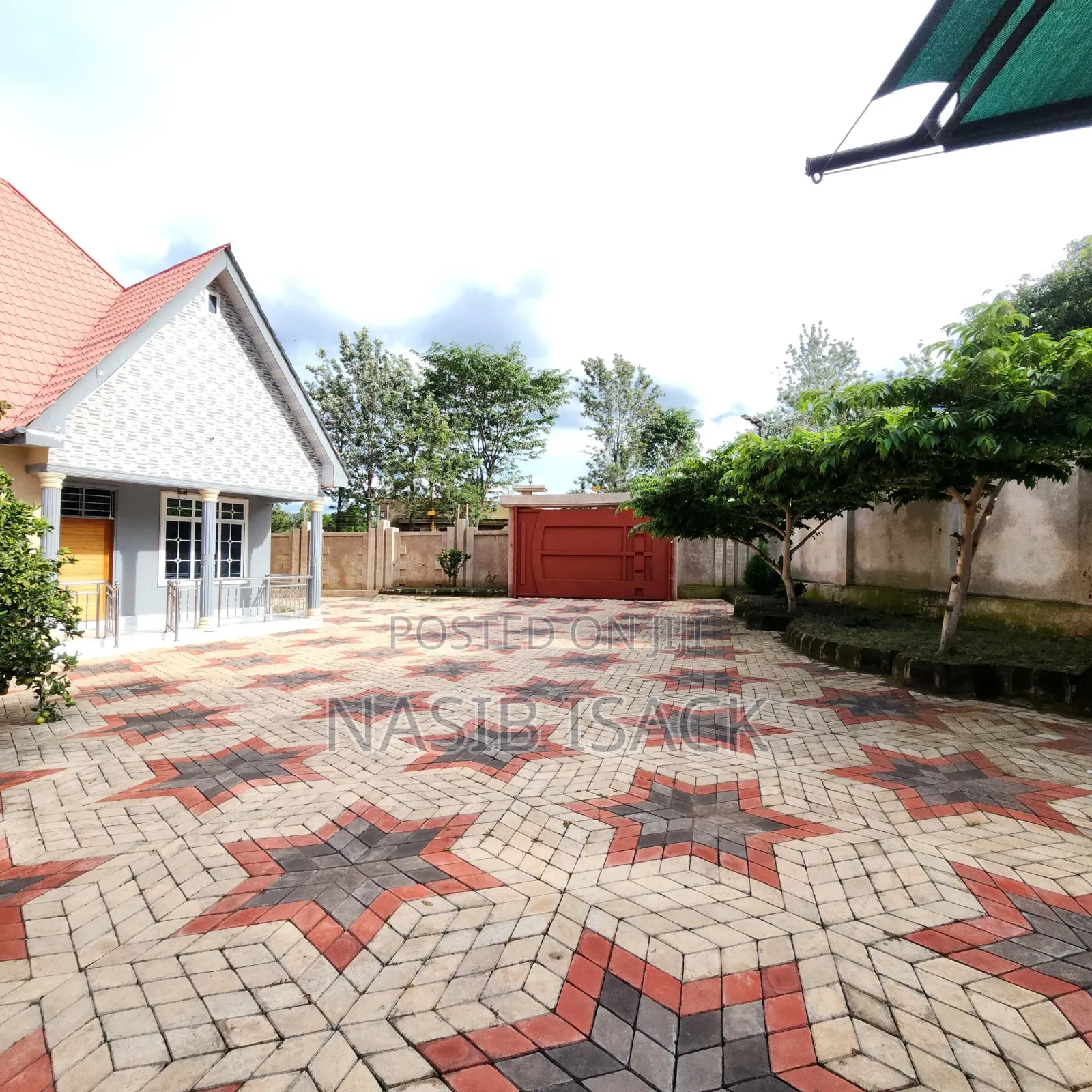 Furnished 6bdrm House in Kiseke for sale