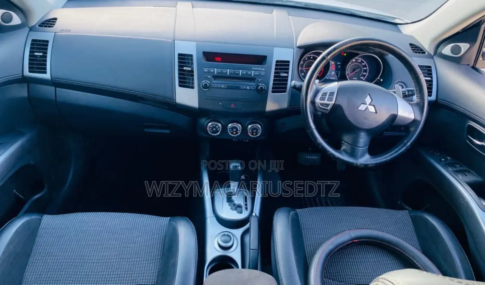 Mitsubishi Outlander 2011 White