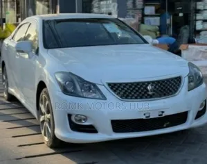 Toyota Crown 2006 White