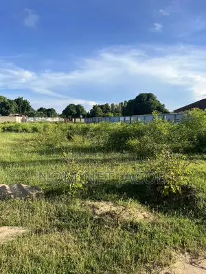 Plot for Sale CQMT 3700 Bei Million 900