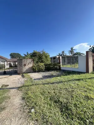 Plot for Sale CQMT 2000 Bei Dollar 800,000