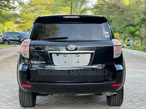 Toyota Vanguard 2010 Black