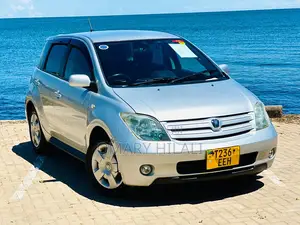 Toyota IST 2003 Silver