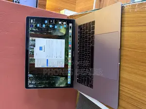 Laptop Apple MacBook Pro 2018 16GB Intel Core i7 SSD 512GB