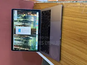 Laptop Apple MacBook Pro 2018 8GB Intel Core i5 SSD 512GB