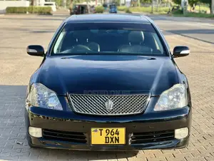Toyota Crown 2004 Black