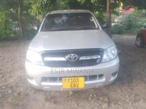 Toyota Hilux 2006 Silver