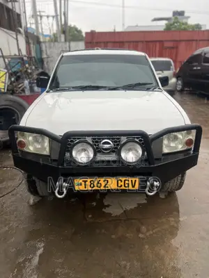 Nissan Hardbody 2007 White