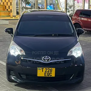 Toyota Ractis 2012 Black