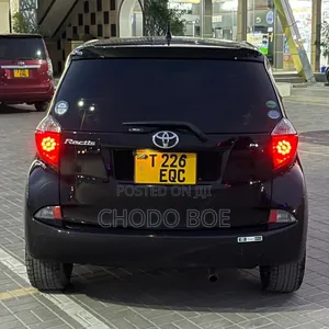 Toyota Ractis 2012 Black