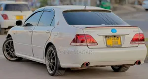 Toyota Crown 2007 White