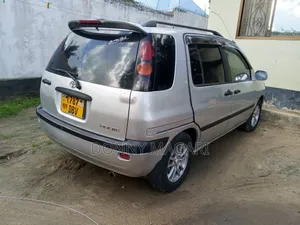 Toyota Raum 2002 Silver