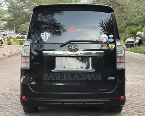 Toyota Voxy 2011 Black