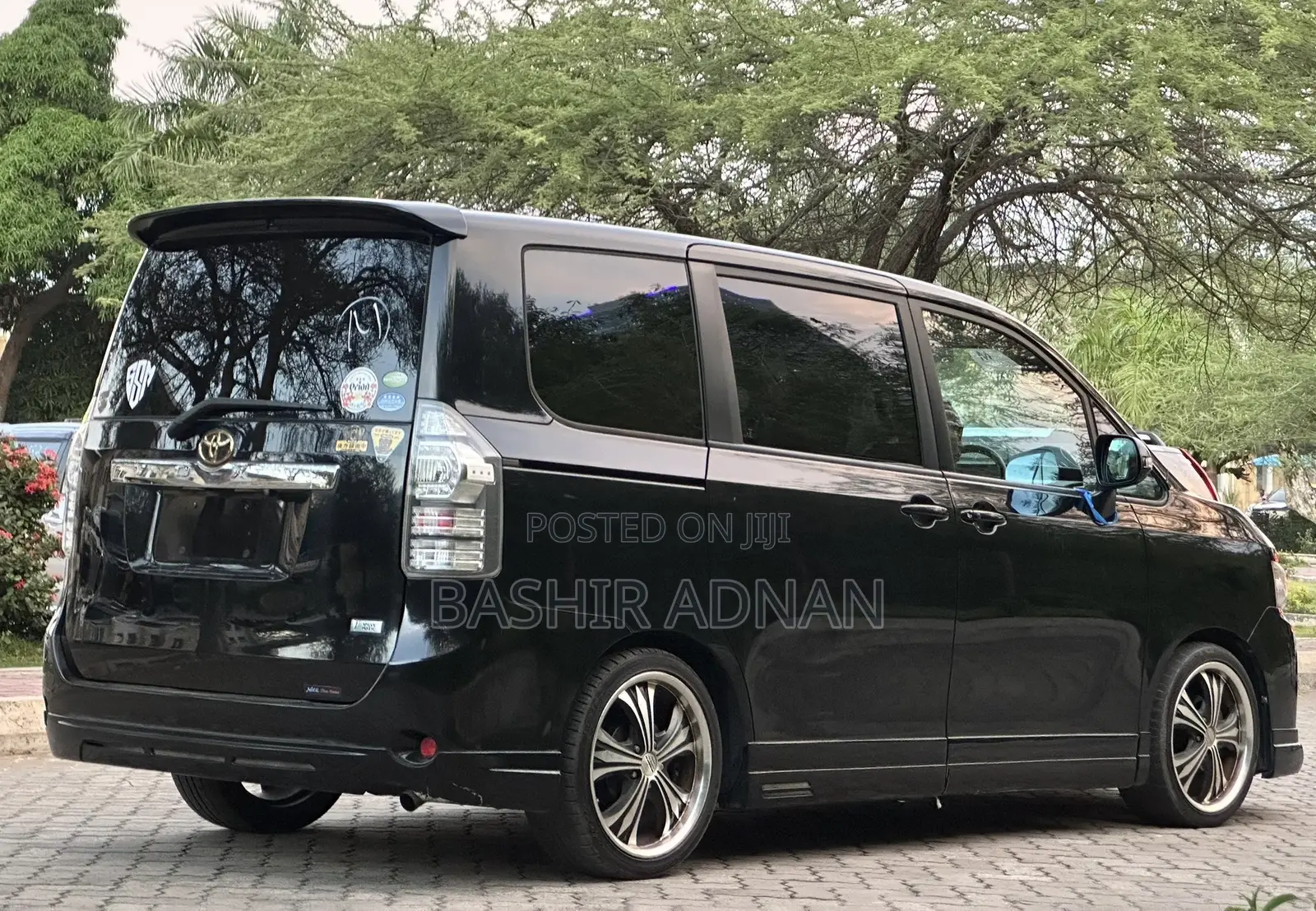 Toyota Voxy 2011 Black