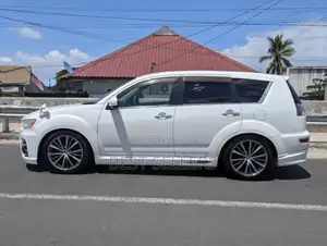 Mitsubishi Outlander Sport SE 2011 White
