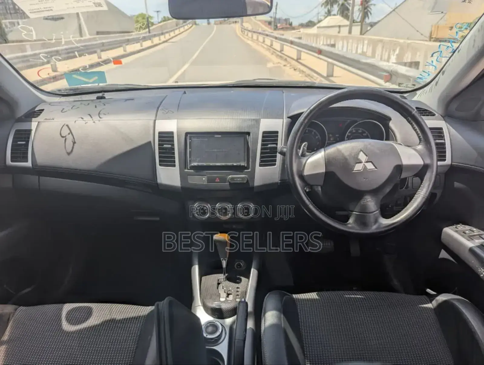 Mitsubishi Outlander Sport SE 2011 White