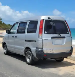 Toyota Lite-Ace 2000 Silver