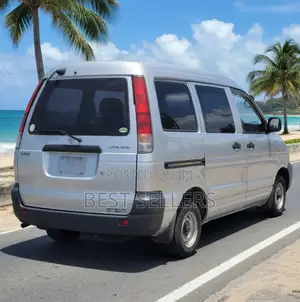 Toyota Lite-Ace 2000 Silver
