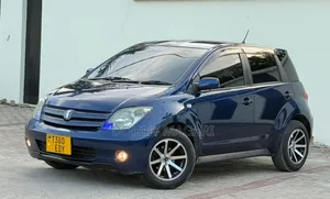 Toyota IST 2006 Blue