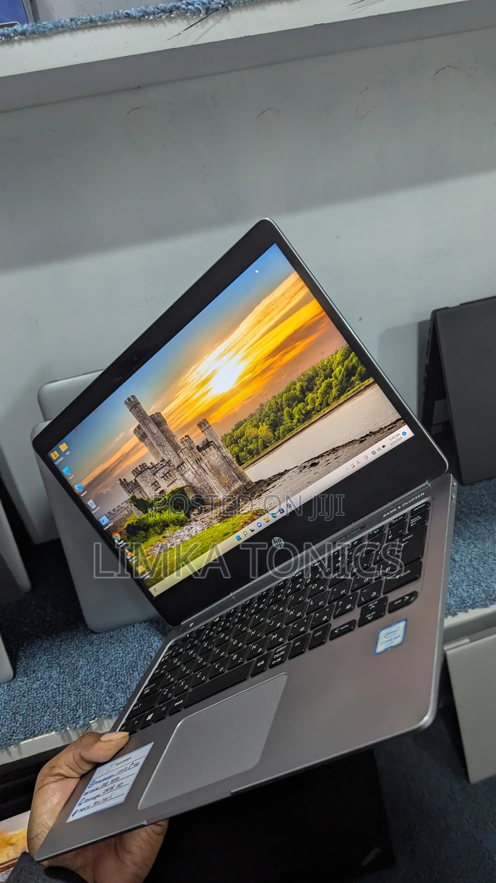 New Laptop HP EliteBook Folio G1 8GB Intel Core i5 SSD 256GB