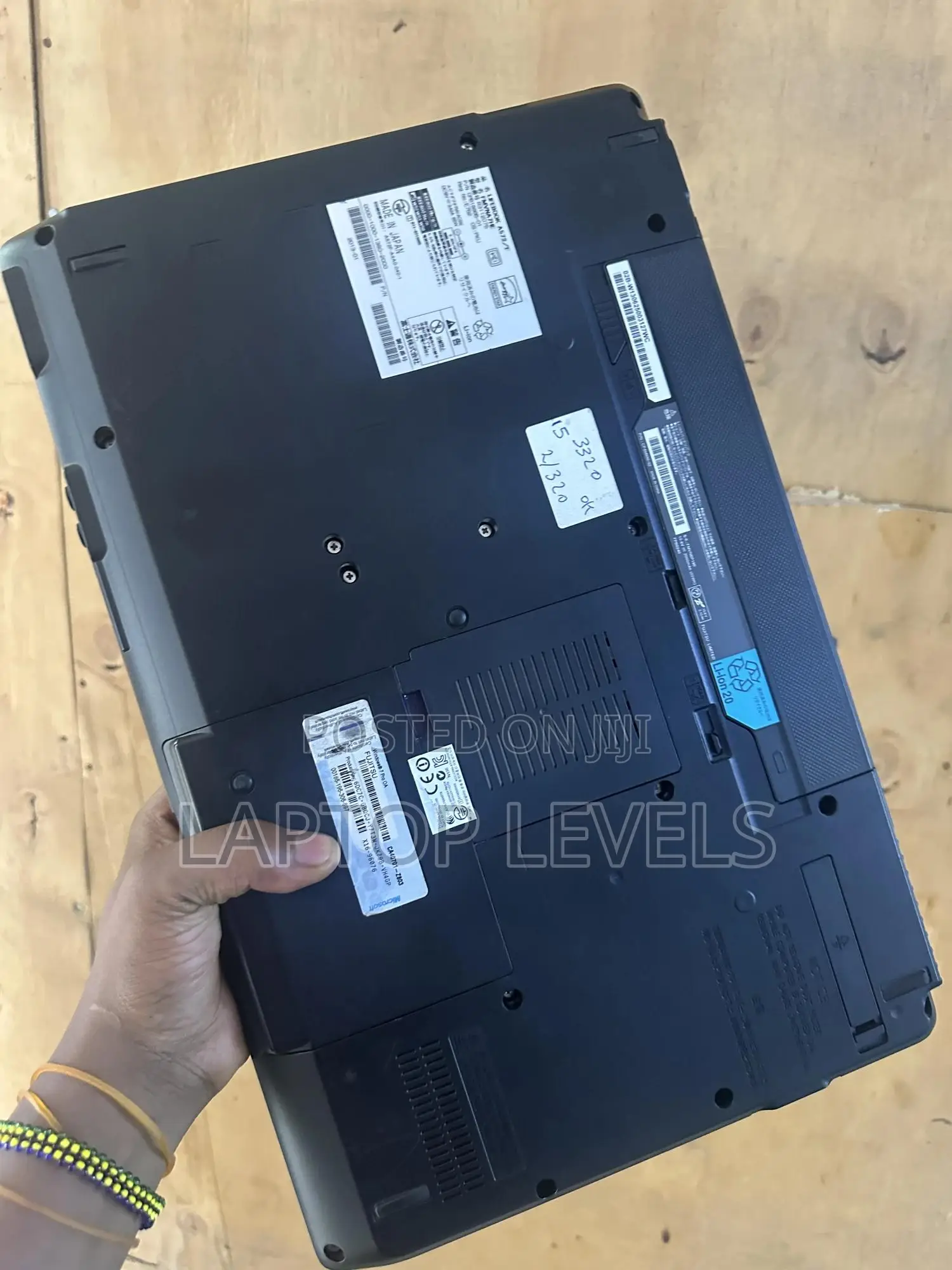 Laptop Fujitsu Lifebook AH532 6GB Intel Core i5 HDD 320GB
