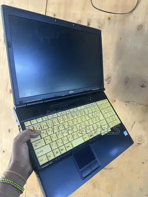 Laptop Fujitsu Lifebook AH532 6GB Intel Core i5 HDD 320GB