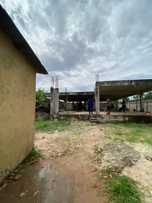 Commercial Plot Yenye Kibali Cha Ghorofa 7 Inauzwa Karakata- Airport*