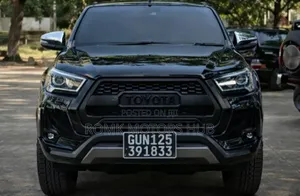 Toyota Hilux 2020 Black