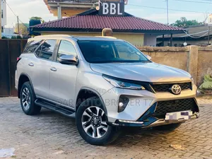 Toyota Fortuner 2024 Gray