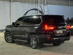 Lexus LX 2018 Black