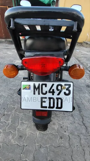 New Bajaj Boxer 125 2025 Black