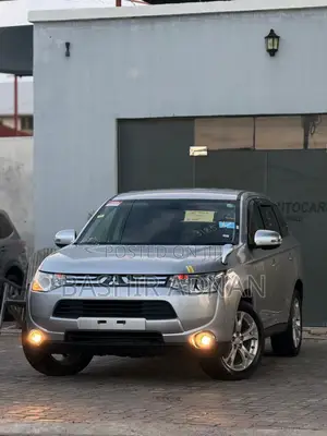 Mitsubishi Outlander 2012 Silver