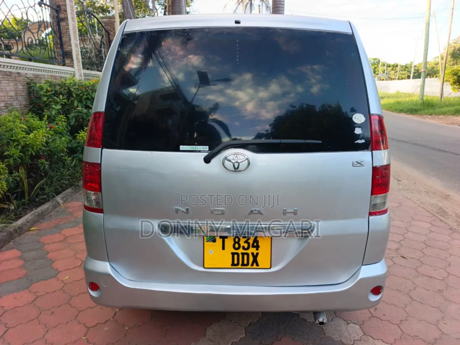 Toyota Noah 2005 Silver