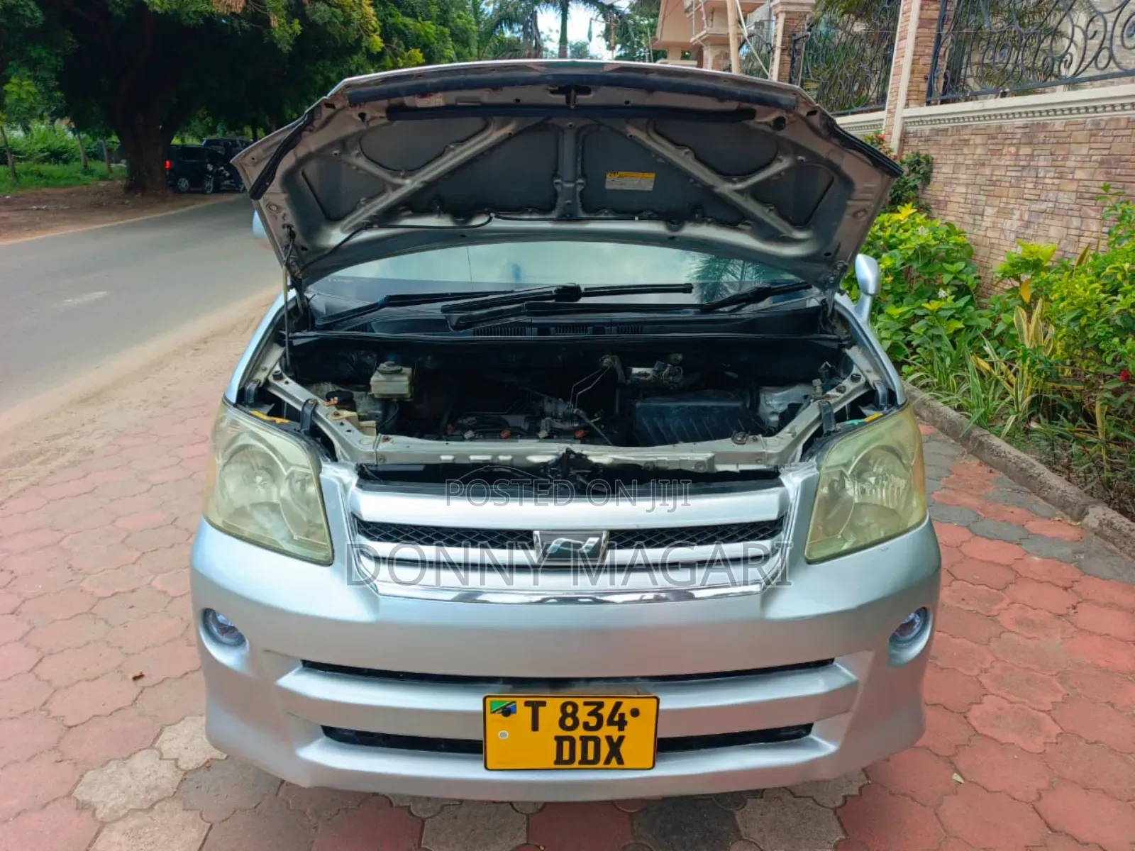 Toyota Noah 2005 Silver