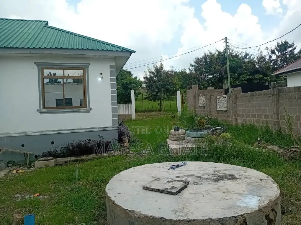 5bdrm House in Magesa Estate, Kinondoni for sale