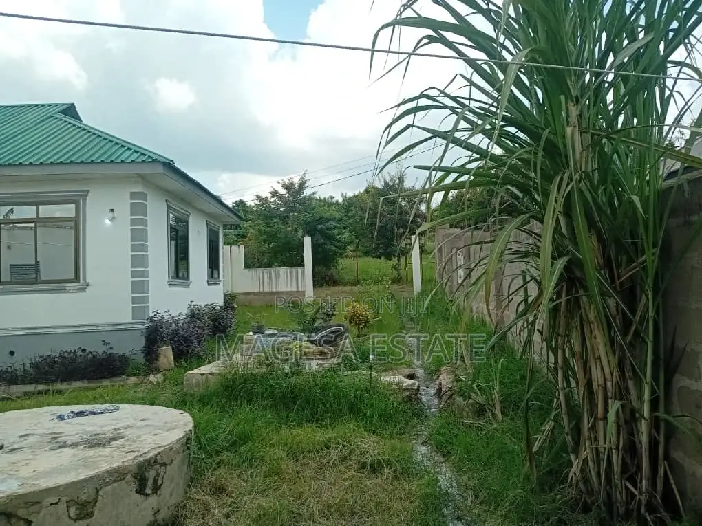 5bdrm House in Magesa Estate, Kinondoni for sale