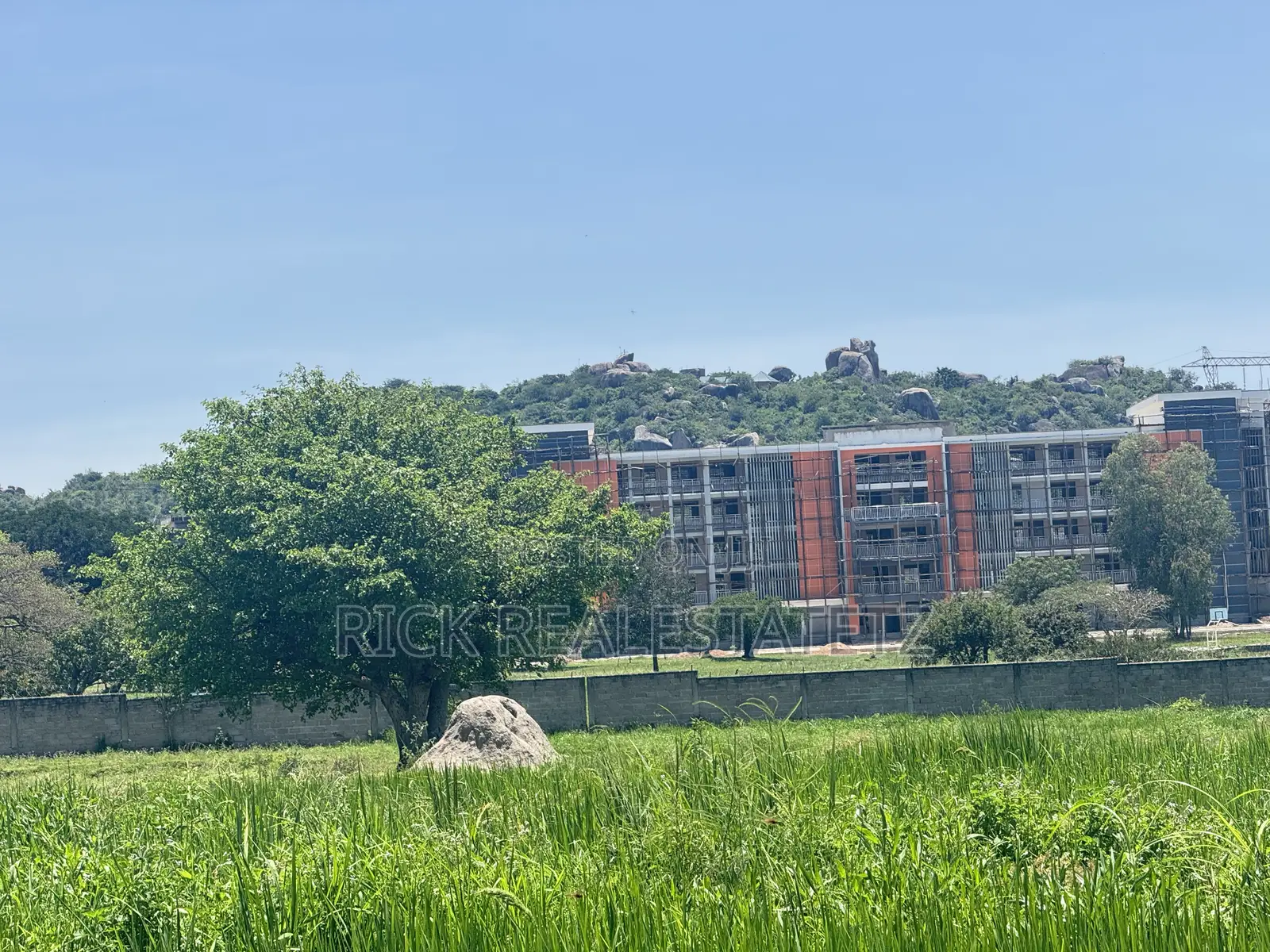 Kiwanja Cha Pili (2) Lami Kinauzwa ( Industrial Area )