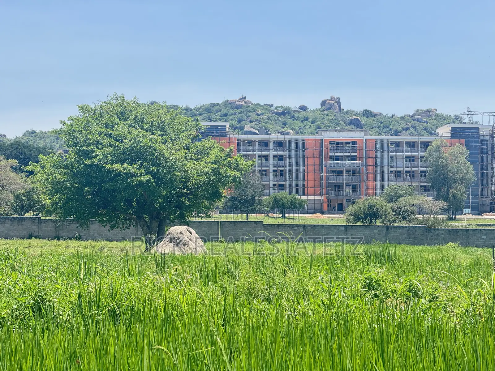 Kiwanja Cha Pili (2) Lami Kinauzwa ( Industrial Area )