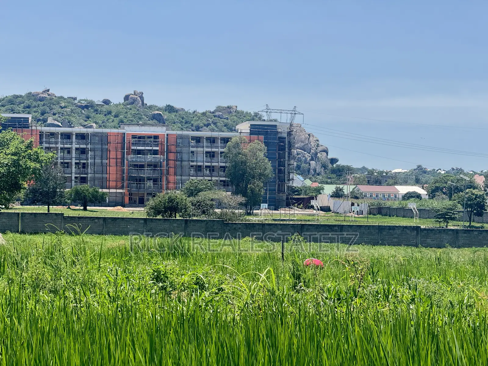 Kiwanja Cha Pili (2) Lami Kinauzwa ( Industrial Area )