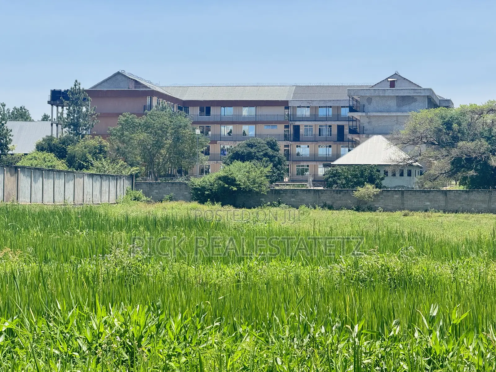Kiwanja Cha Pili (2) Lami Kinauzwa ( Industrial Area )