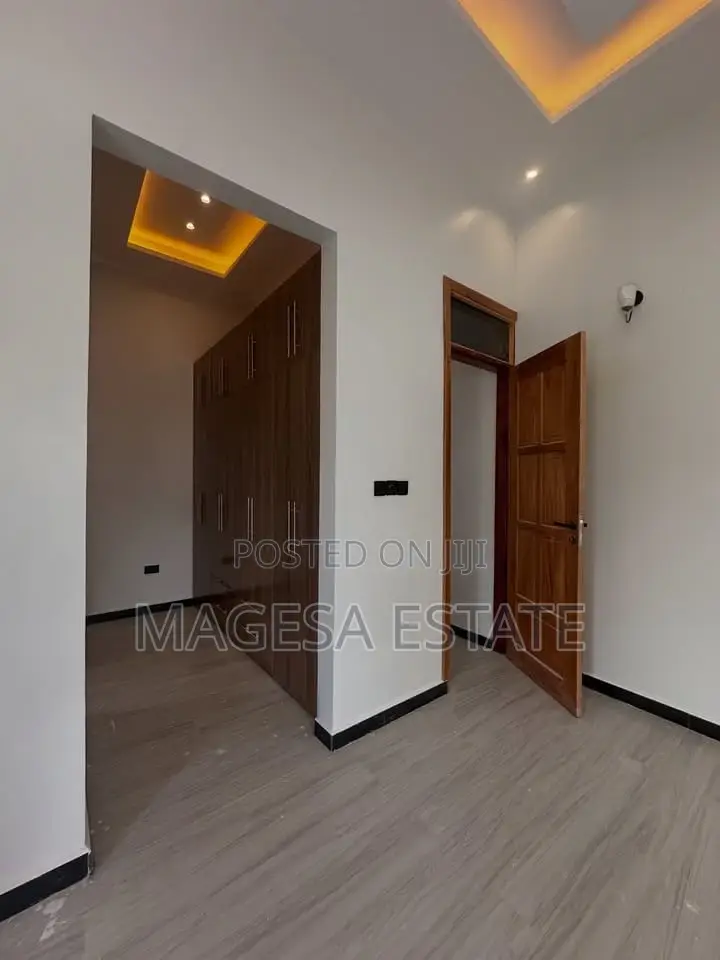 5bdrm Apartment in Goba for sale