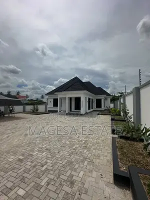 5bdrm Apartment in Goba for sale