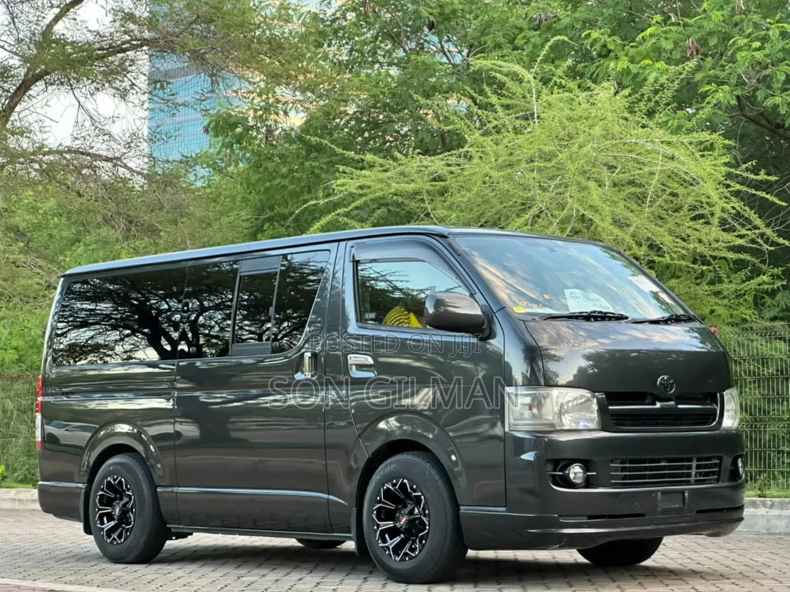 Toyota HiAce 2005 Gray