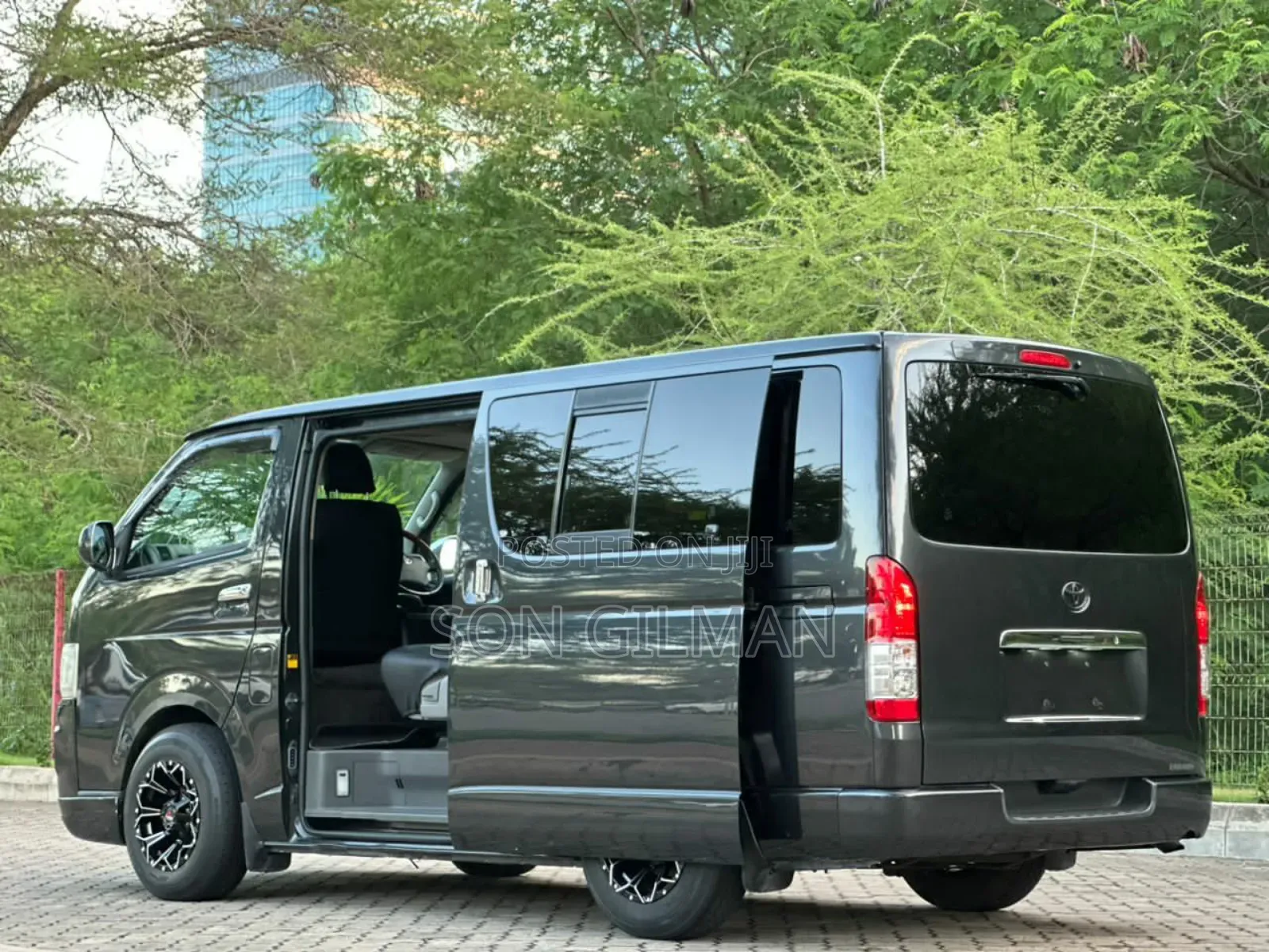 Toyota HiAce 2005 Gray