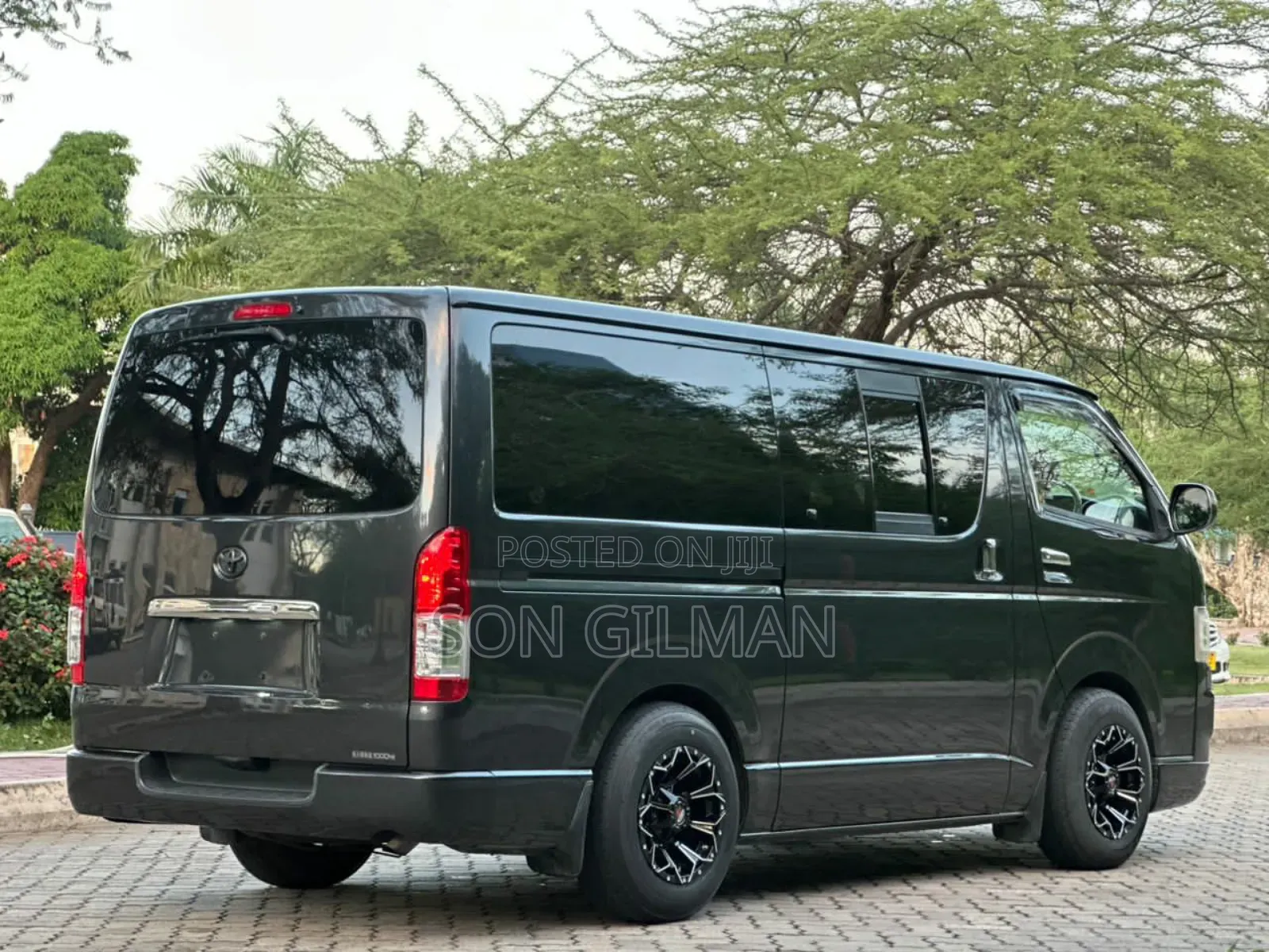 Toyota HiAce 2005 Gray