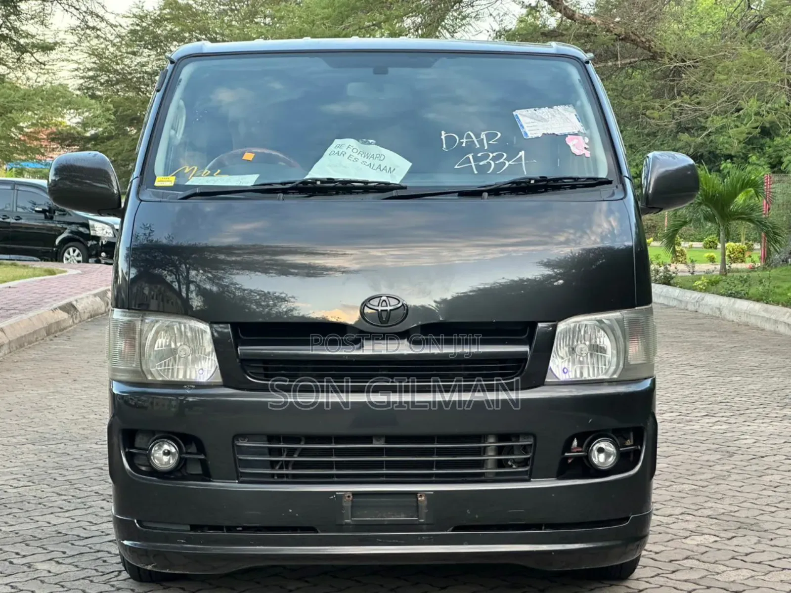 Toyota HiAce 2005 Gray