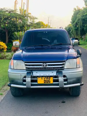 Toyota Land Cruiser Prado 2005 Blue