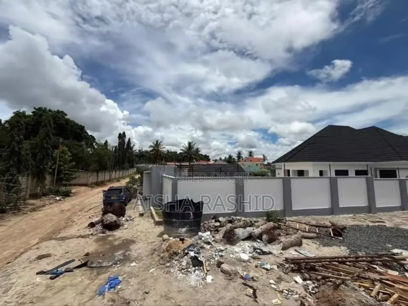 5bdrm House in Goba for sale